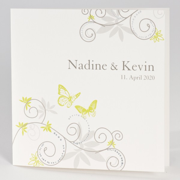 Hochzeitskarte mit Ranke und zwei grünen Schmetterlingen